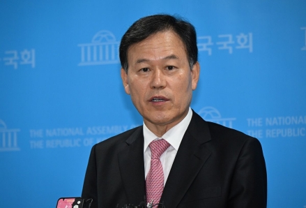 [굿리더뉴스] 윤석열, 평생 듣기 어려운 욕설 퍼부어.. 원조 '찐윤' 윤한홍 의원이 폭로..