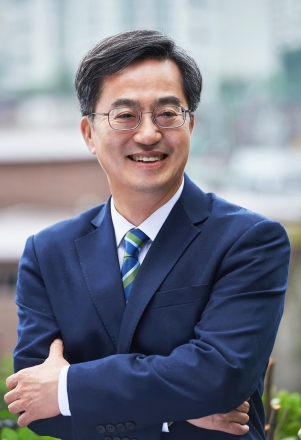 [굿리더뉴스=신년특집] 김동연 지사, 새해 펄펄 날까?... 올 6월 지방선거는 대도약과 가시밭길의 갈림길..