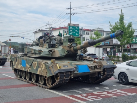 [굿리더뉴스] 가슴 철렁...대낮에 길거리 질주하는 탱크...알고보니 단순 군부대 이동...