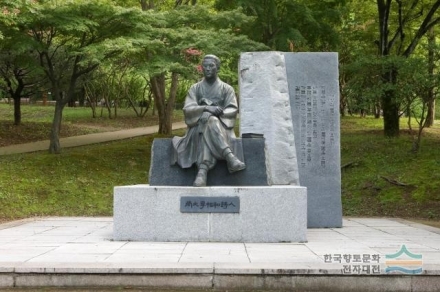 [이상규 칼럼 12] 이상화의 시 '빼앗긴 들에도...'의 시비(詩碑) 앞에서 마주친 우리 역사는...